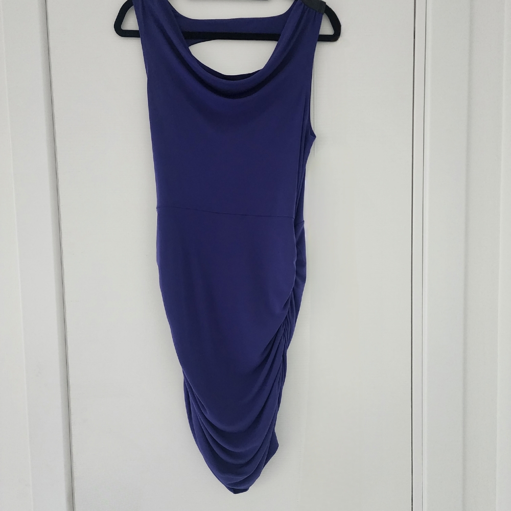 Sleek Violet Midi Dress – Curve-Enhancing
